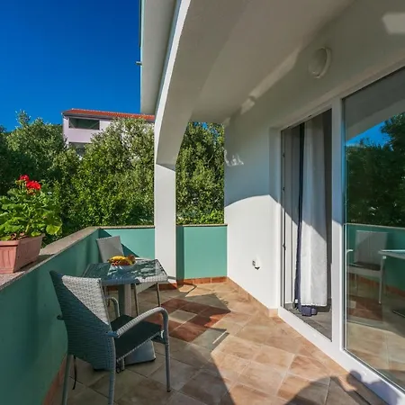 Lägenhet Nada Mundanije